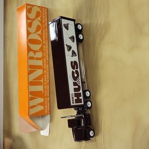 Winross Truck - Hershey's Hugs